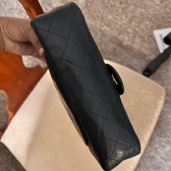 Chanel Medium Black lambskin Classic double Flap bag . Vintage. Gold hardware - Picture 5 of 9